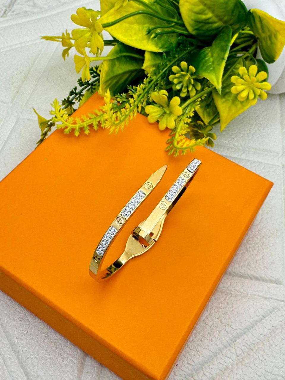 JTBS STYLISH BRACELET