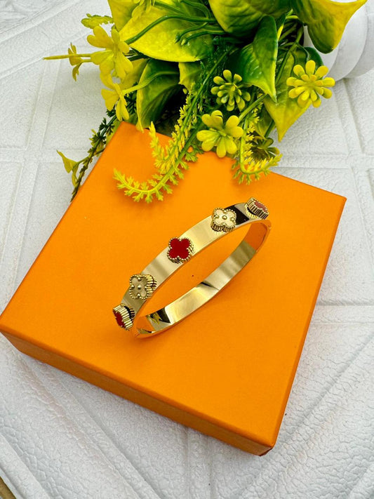 JTBS RED CLOVER ALBA BRACELET