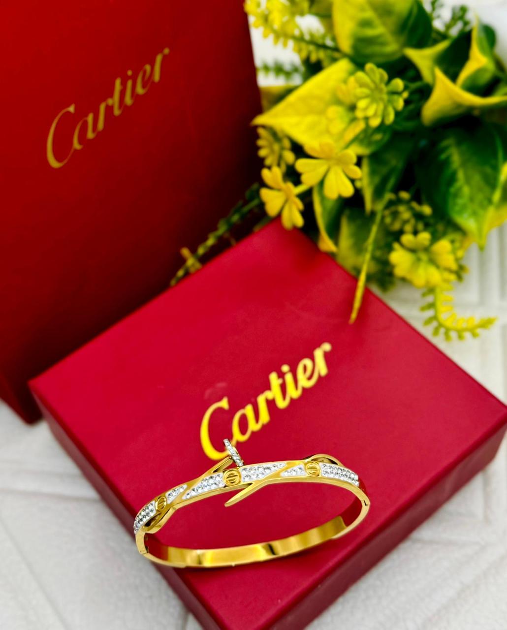 JTBS STYLISH BRACELET FOR WOMEN