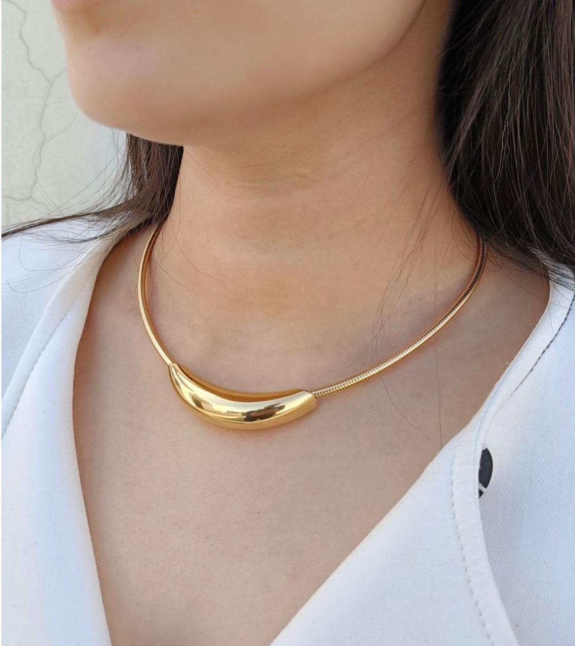 JTBS Trendy Gold-Looking Hasli Necklace