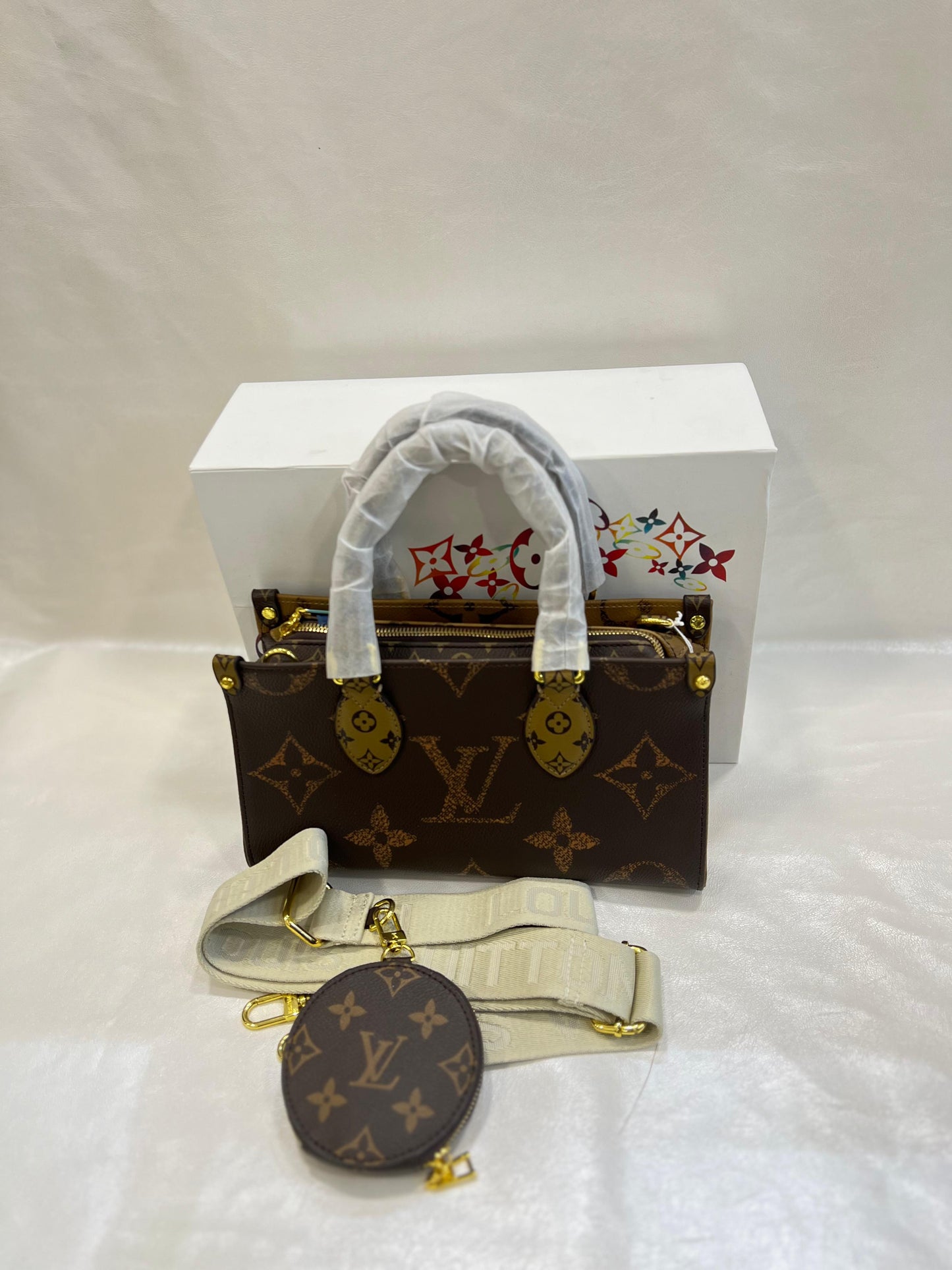 LOUIS VUITTON 46653 ( WITH BOX )